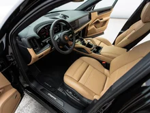 Porsche Cayenne E-Hybrid Coupé in CHROMITSCHWARZMETALLIC