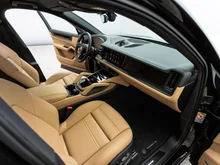 Porsche Cayenne E-Hybrid Coupé in CHROMITSCHWARZMETALLIC