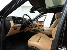 Porsche Cayenne E-Hybrid Coupé in CHROMITSCHWARZMETALLIC