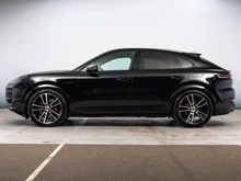 Porsche Cayenne E-Hybrid Coupé in CHROMITSCHWARZMETALLIC