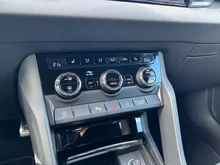 Škoda Karoq SPORTLINE TDI SCR in Quarz-Grau Metallic