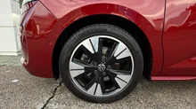 VW Multivan Style TDI in Deepblack/Fortanarot