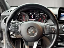Mercedes GLA GLA 220 CDI / d in dunkelgrau - metallic