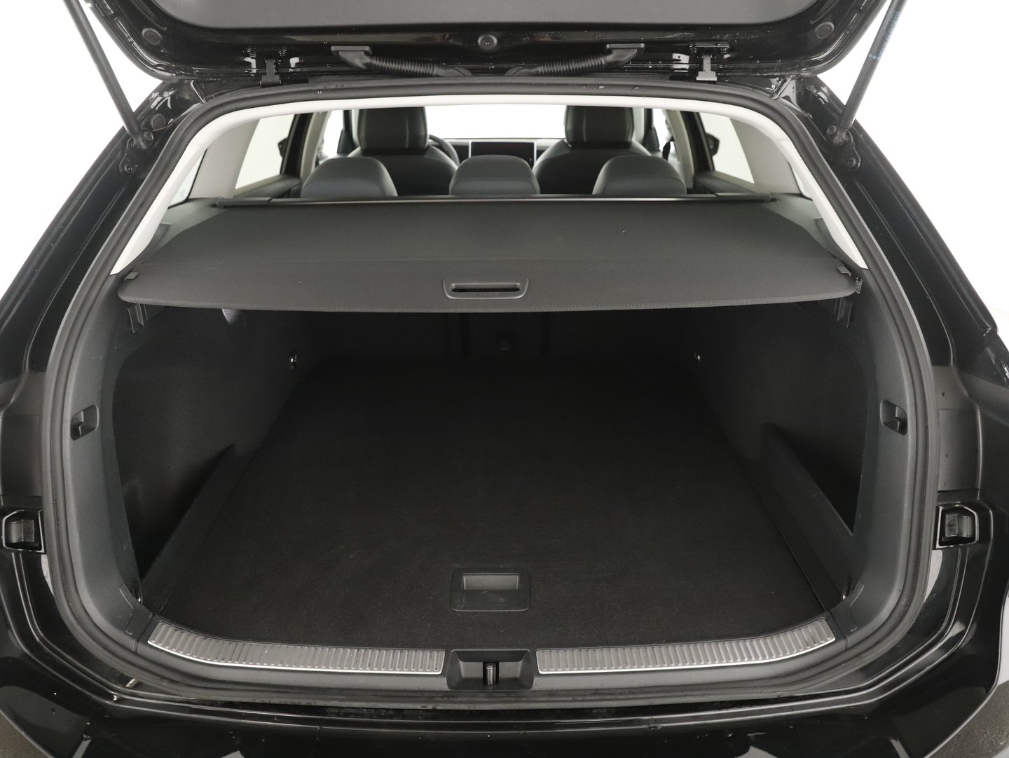 VW Passat Variant Business eTSI DSG | Bild 11 von 15