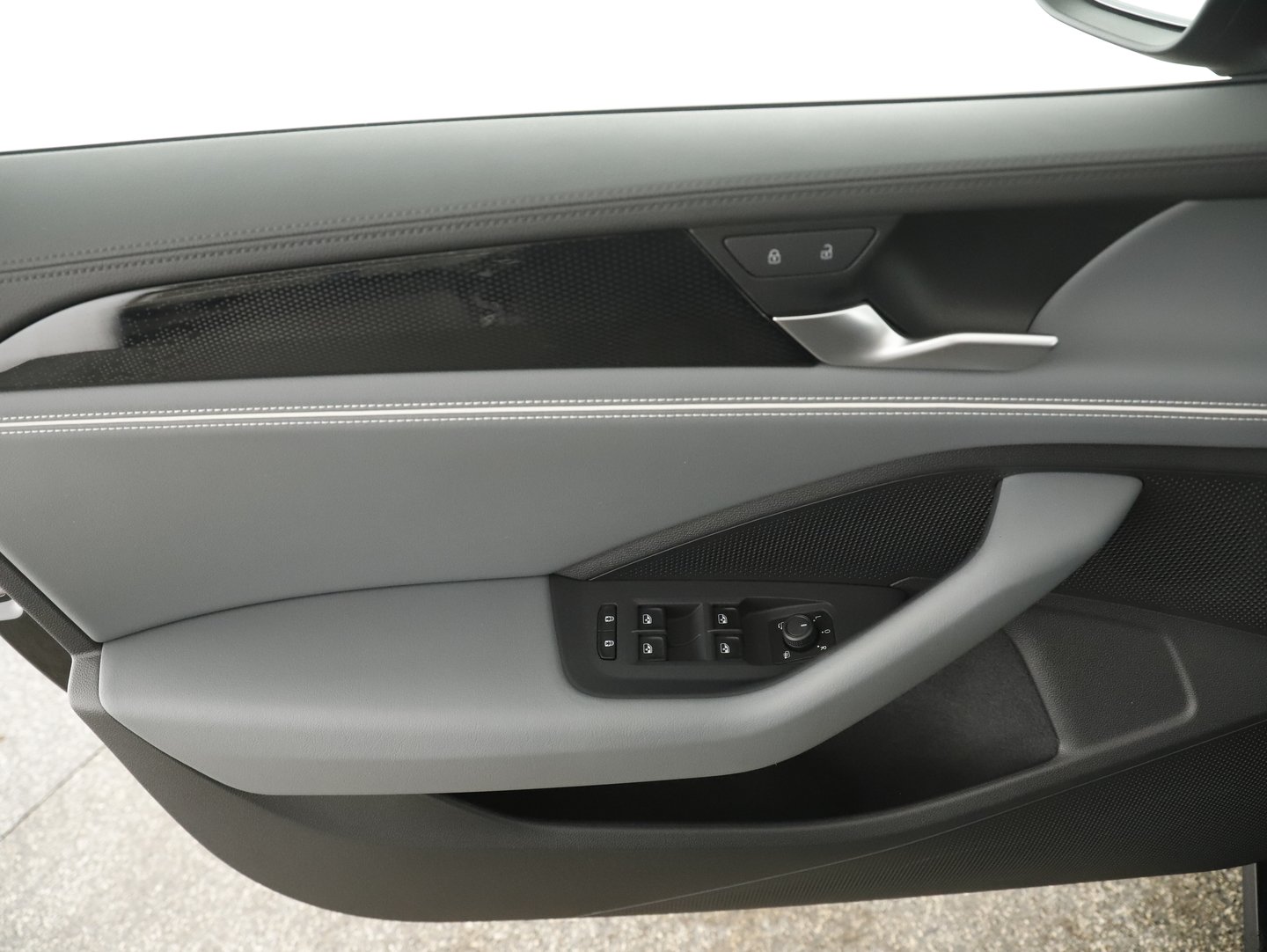 VW Passat Variant Business eTSI DSG | Bild 4 von 15