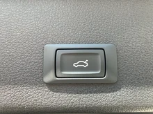 Audi Q8 Sportback 55 e-tron quattro advanced in Chronosgrau Metallic