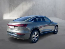 Audi Q8 Sportback 55 e-tron quattro advanced in Chronosgrau Metallic