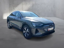 Audi Q8 Sportback 55 e-tron quattro advanced in Chronosgrau Metallic