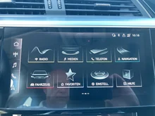 Audi Q8 Sportback 55 e-tron quattro advanced in Chronosgrau Metallic
