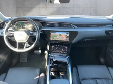 Audi Q8 Sportback 55 e-tron quattro advanced in Chronosgrau Metallic