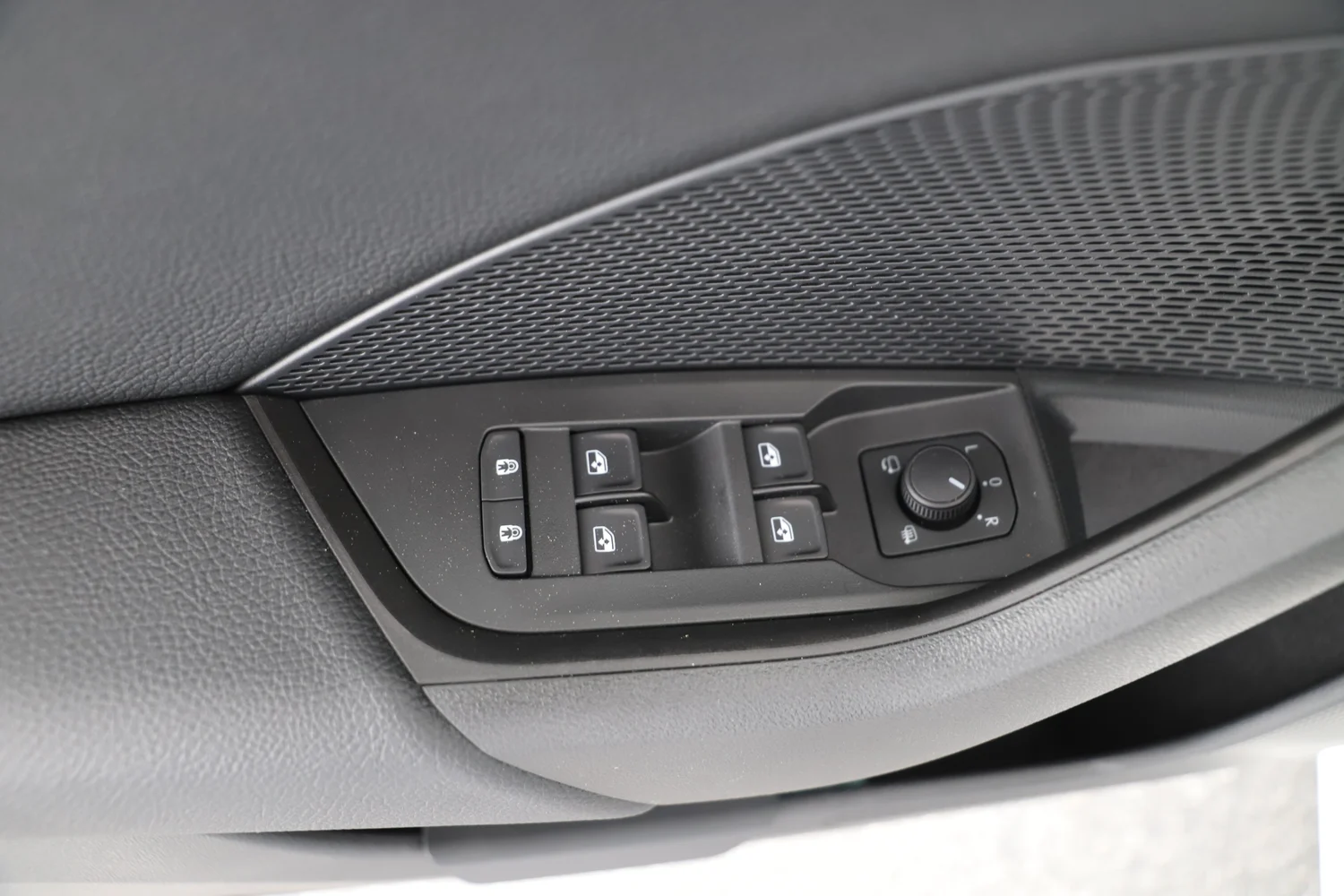 Bild eines Škoda Octavia Combi Selection TSI mHEV DSG