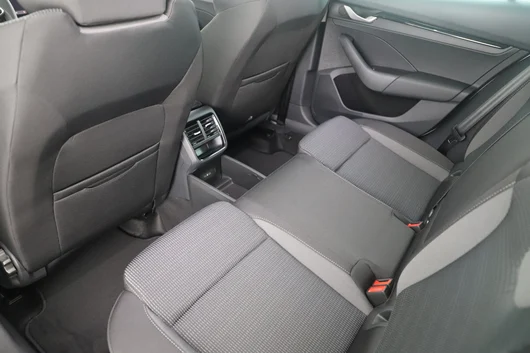 Bild eines Škoda Octavia Combi Selection TSI mHEV DSG