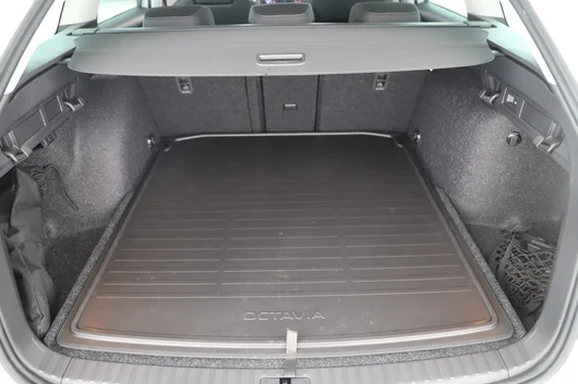 Bild eines Škoda Octavia Combi Selection TSI mHEV DSG