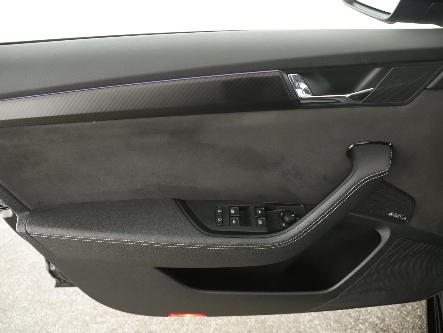 Škoda SUPERB Combi iV SPORTLINE DSG | Bild 4 von 13