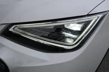 SEAT Arona Xperience 1.0 TSI in B4 "Candy" Weiss