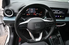 SEAT Arona Xperience 1.0 TSI in B4 "Candy" Weiss