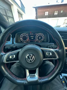 Thumbnail-Foto von Fahrzeug