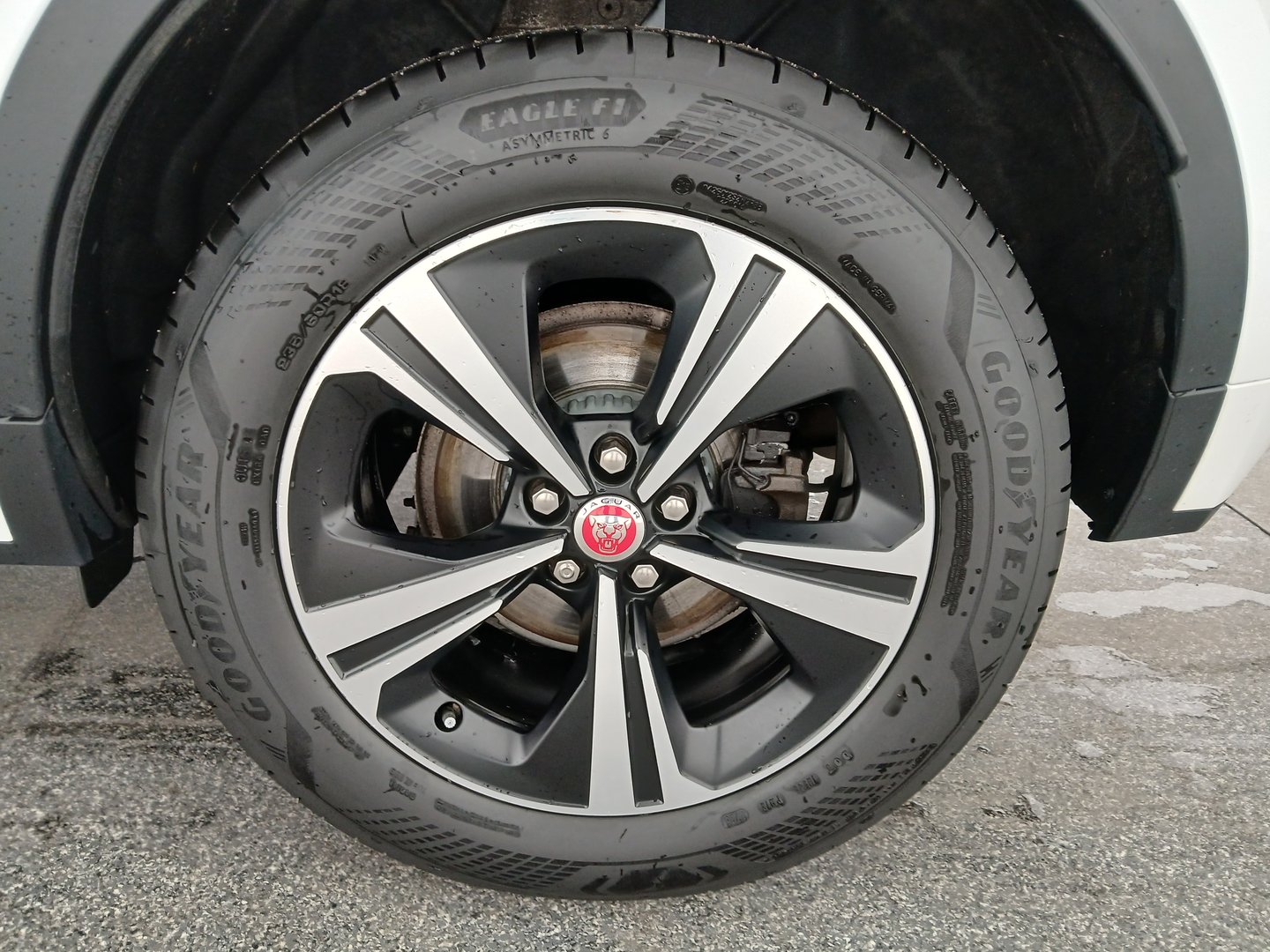 Jaguar E-Pace 2.0DI4 D165 AWD R-Dynamic S Aut. | Bild 9 von 31