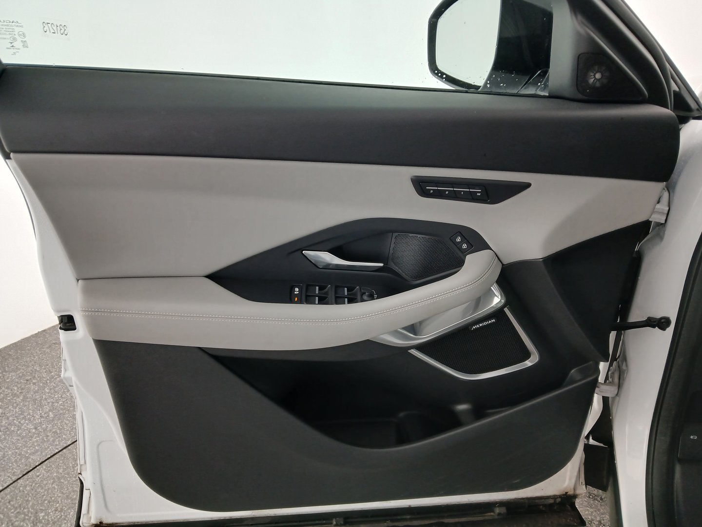 Jaguar E-Pace 2.0DI4 D165 AWD R-Dynamic S Aut. | Bild 10 von 31