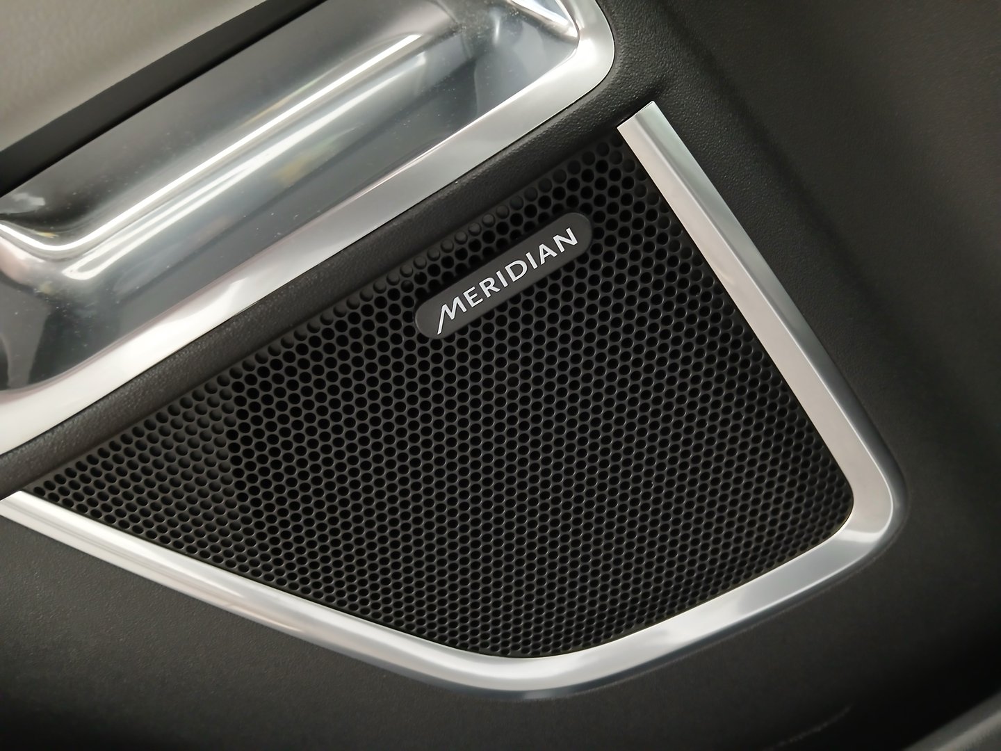 Jaguar E-Pace 2.0DI4 D165 AWD R-Dynamic S Aut. | Bild 12 von 31