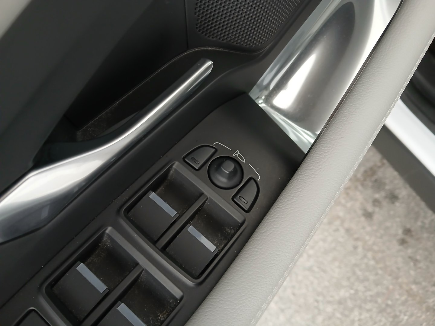 Jaguar E-Pace 2.0DI4 D165 AWD R-Dynamic S Aut. | Bild 11 von 31