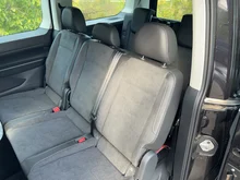 VW Caddy Life Maxi TDI 4MOTION in Deepblack Perleffekt