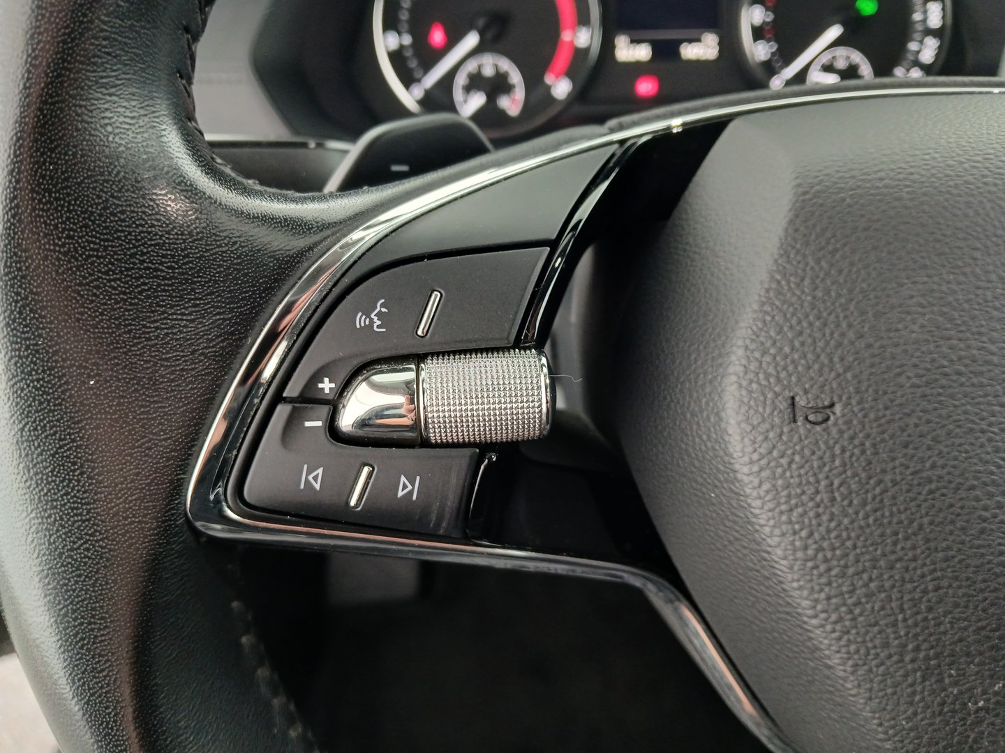 Škoda OCTAVIA Combi Ambition TSI e-TEC DSG | Bild 16 von 34