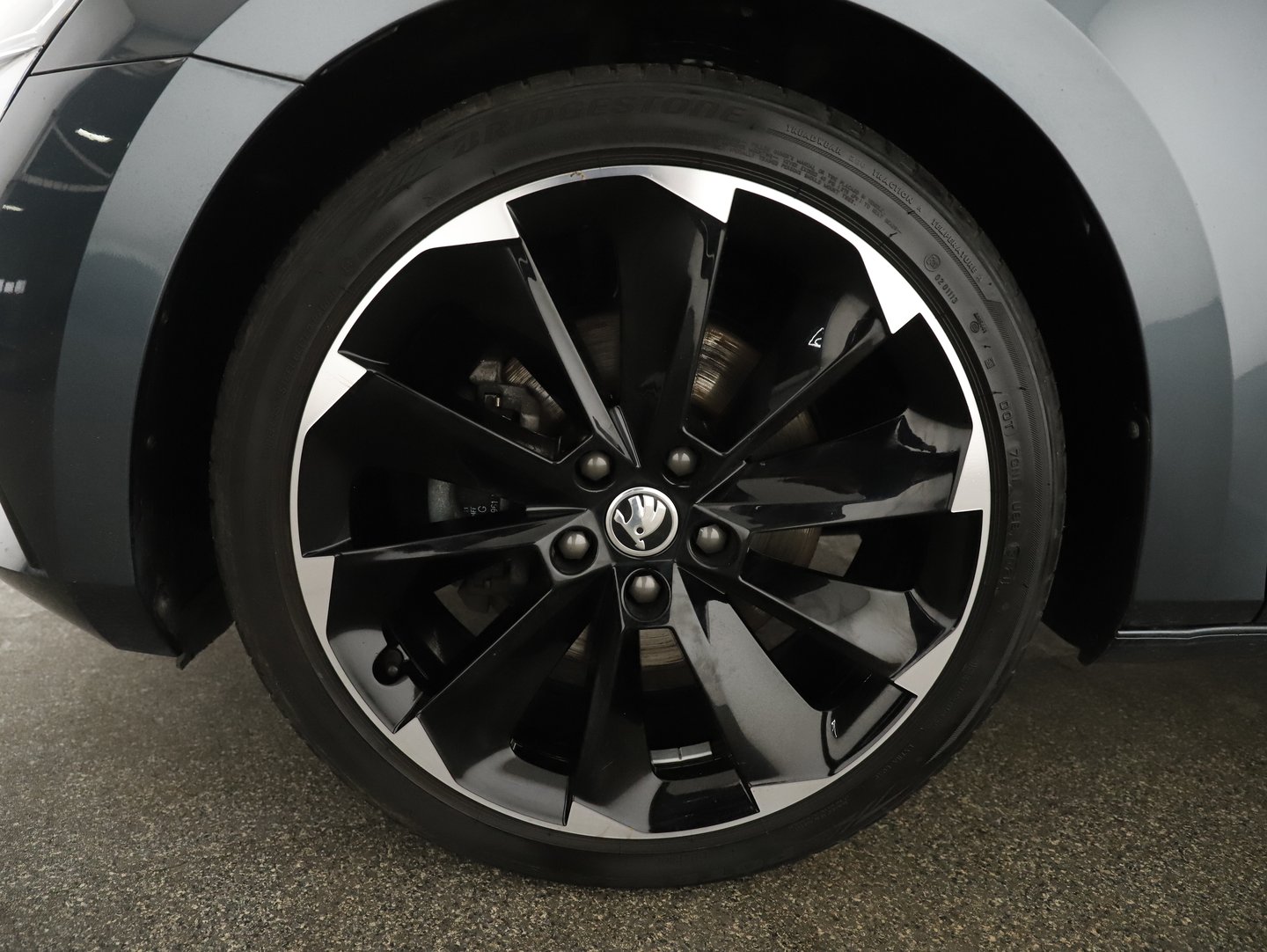 Škoda SUPERB Combi iV SPORTLINE DSG | Bild 4 von 25