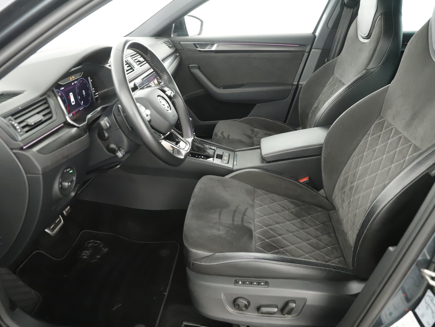 Škoda SUPERB Combi iV SPORTLINE DSG | Bild 9 von 25