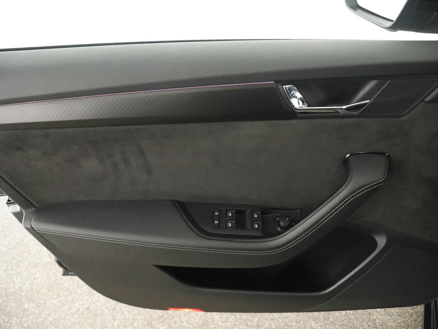 Škoda SUPERB Combi iV SPORTLINE DSG | Bild 6 von 25