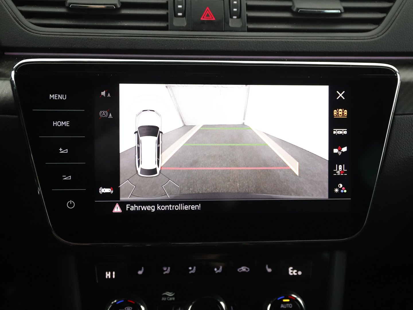 Škoda SUPERB Combi iV SPORTLINE DSG | Bild 18 von 25