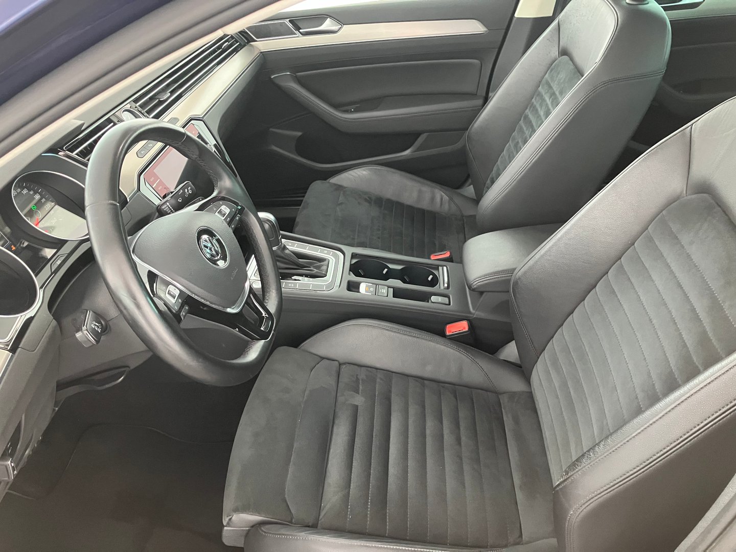 VW Passat Highline TDI SCR DSG | Bild 3 von 15