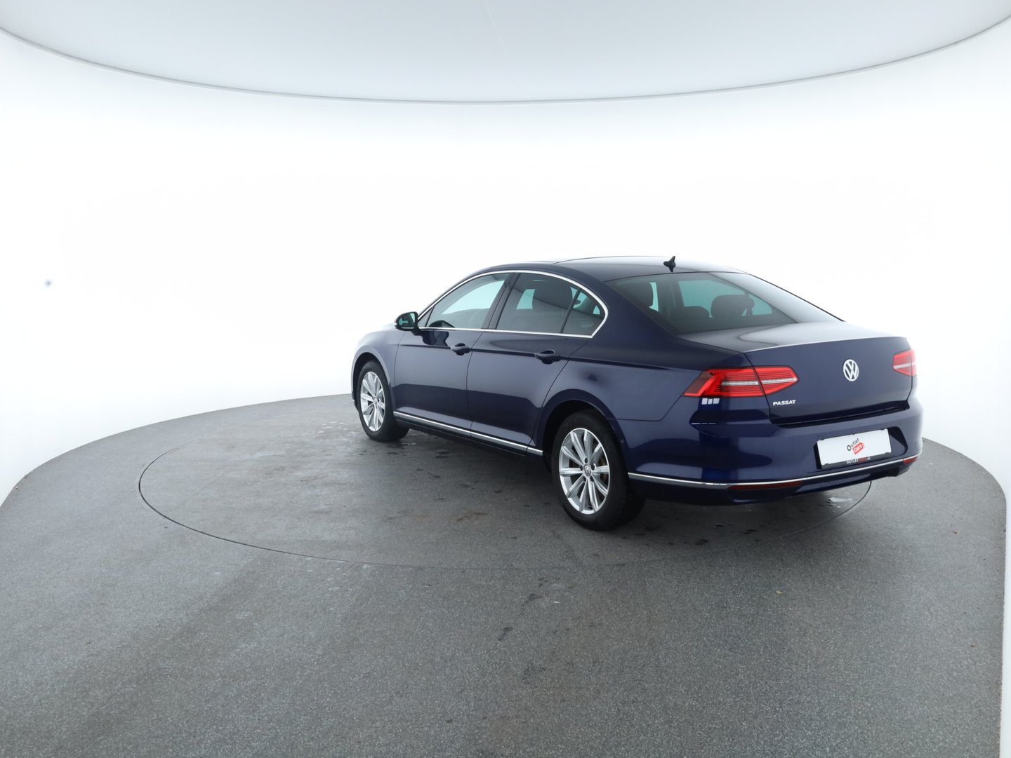VW Passat Highline TDI SCR DSG | Bild 2 von 15