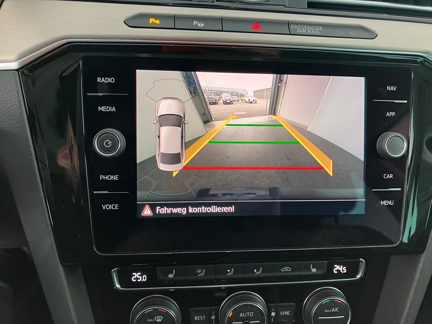 VW Passat Highline TDI SCR DSG | Bild 8 von 15