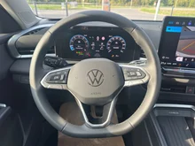 VW T-Roc Life eTSI DSG in Pure White Dach Black Uni