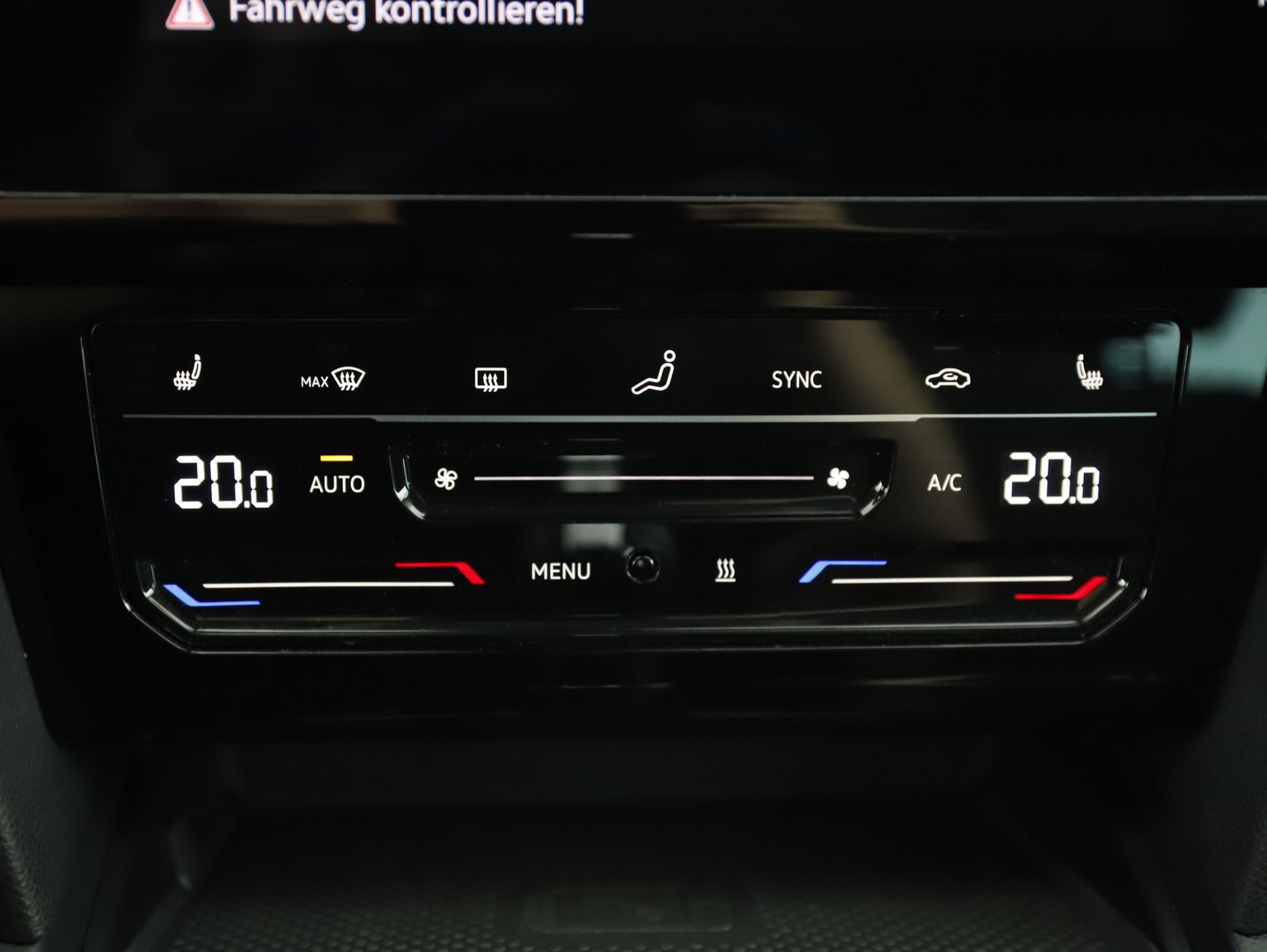 VW Passat Alltrack TDI 4MOTION DSG | Bild 14 von 24