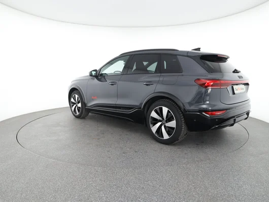 Bild eines Audi Q6 e-tron performance