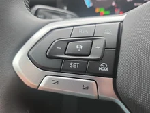 VW T-Roc Style eTSI DSG in Grenadillschwarz Metallic