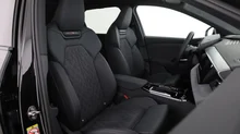 Audi Q6 e-tron quattro in Mythosschwarz Metallic