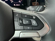 VW Multivan Style eHybrid 180 kW 4MOTION in Deepblack Perleffekt