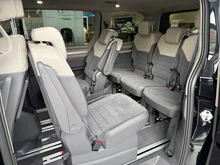 VW Multivan Style eHybrid 180 kW 4MOTION in Deepblack Perleffekt