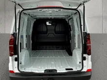 VW Kastenwagen Transporter Kastenwagen TDI in Clear White