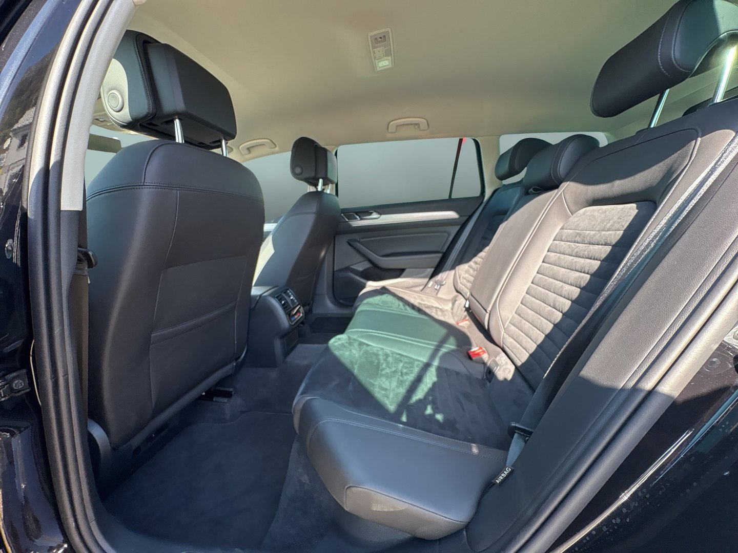 VW Passat Variant Highline TDI SCR | Bild 22 von 27