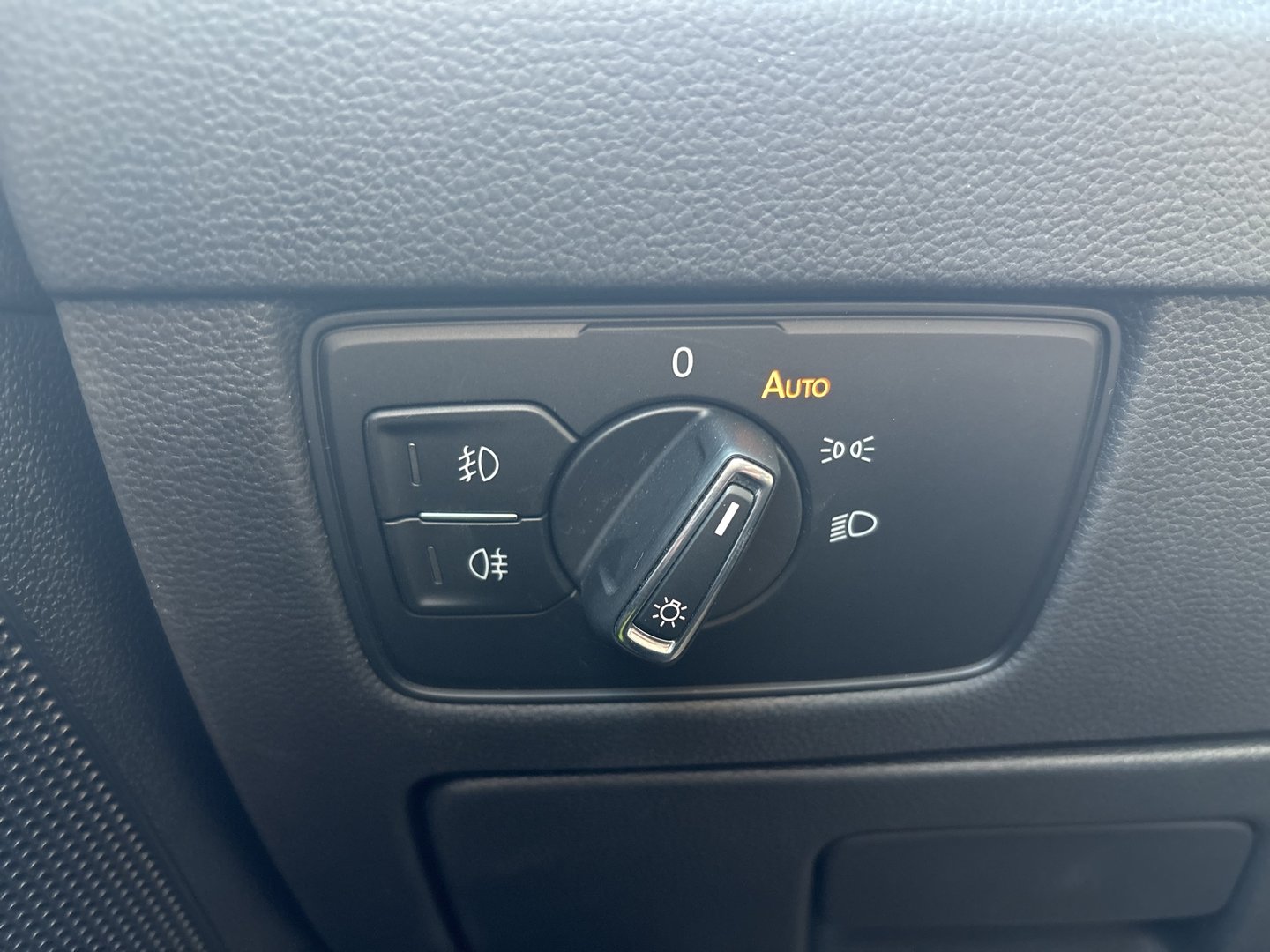 VW Passat Variant Highline TDI SCR | Bild 9 von 27