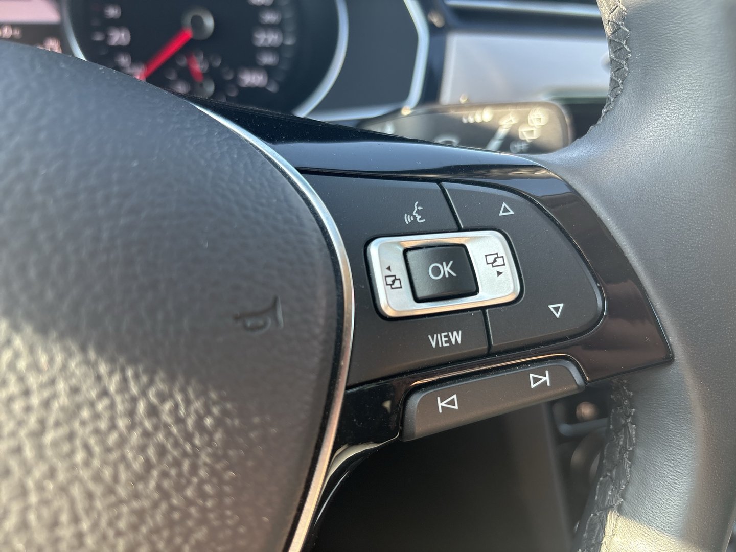 VW Passat Variant Highline TDI SCR | Bild 15 von 27