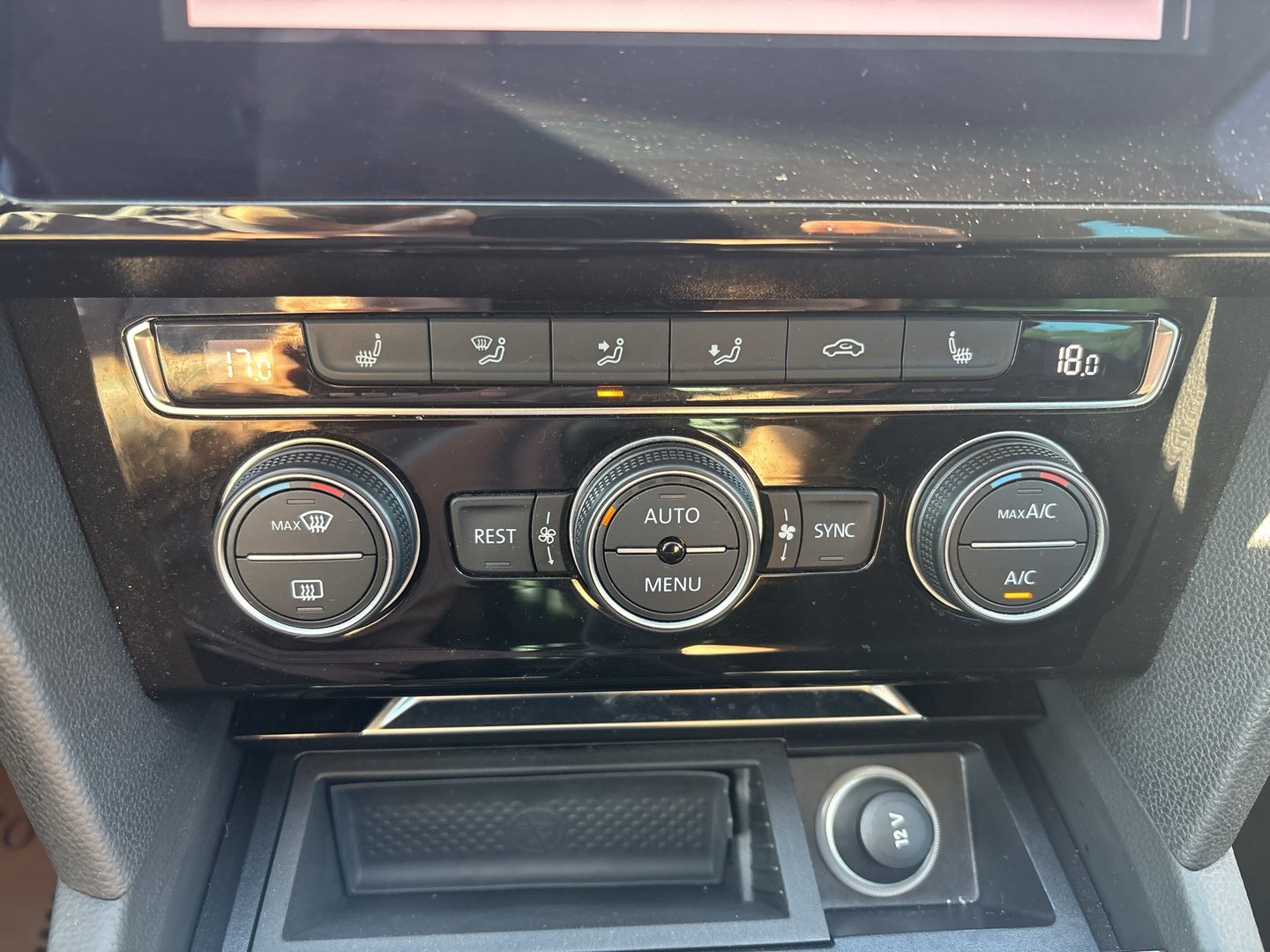 VW Passat Variant Highline TDI SCR | Bild 20 von 27