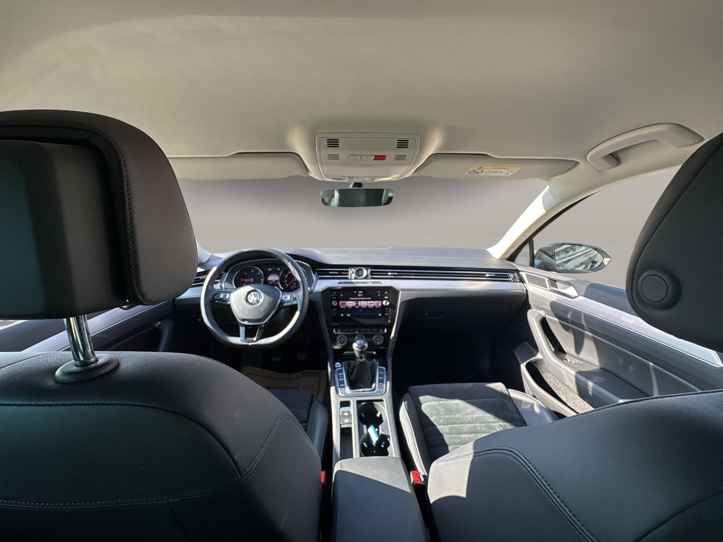 VW Passat Variant Highline TDI SCR | Bild 12 von 27