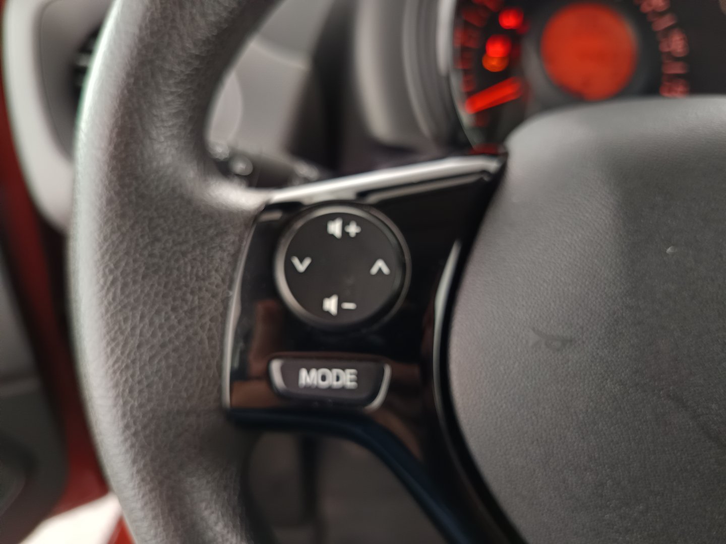 Peugeot 108 1,0 VTi 68 Active | Bild 13 von 27