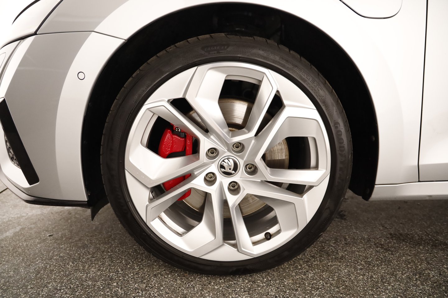 Škoda OCTAVIA Combi RS iV 245 DSG | Bild 9 von 28