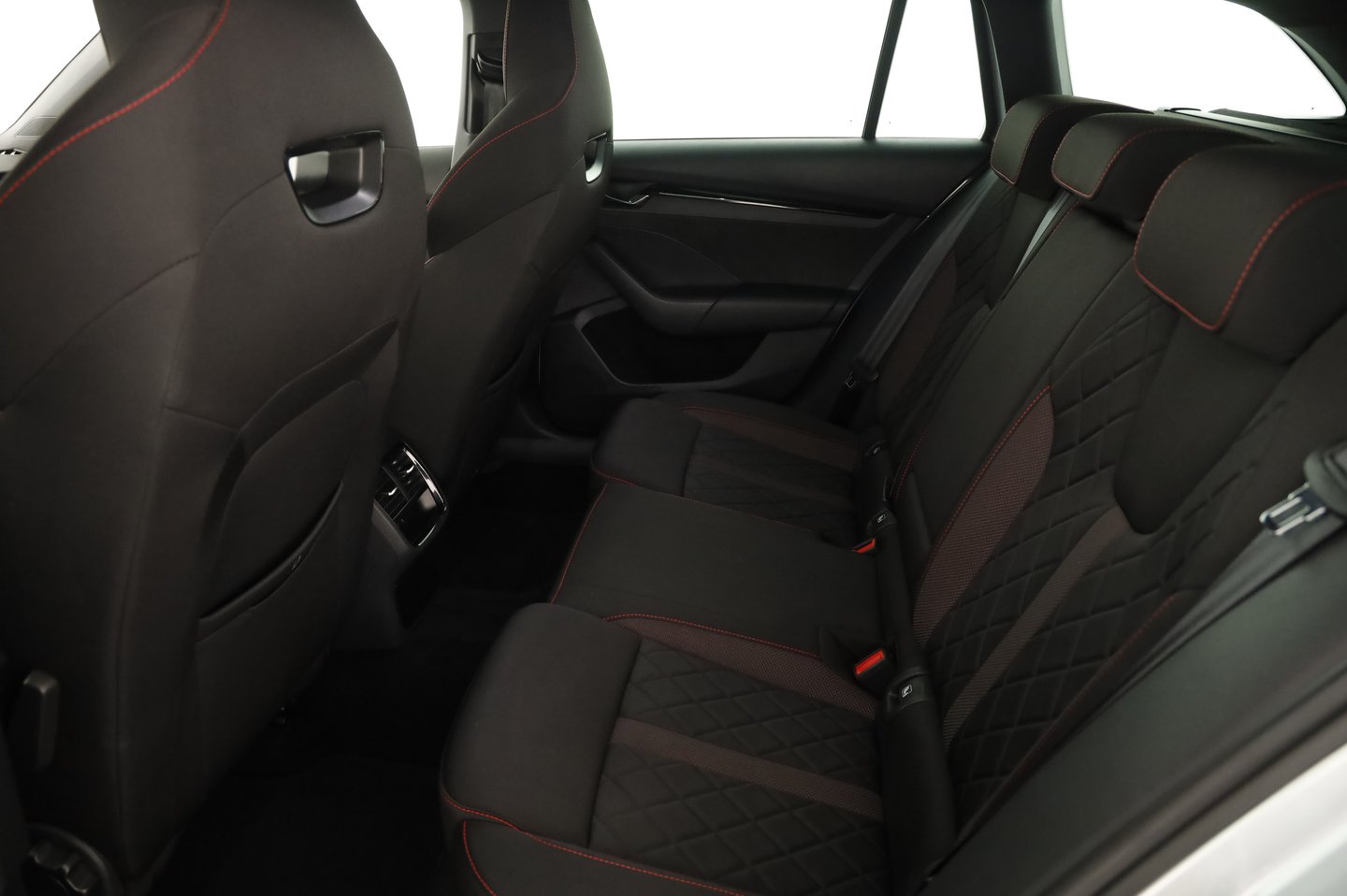 Škoda OCTAVIA Combi RS iV 245 DSG | Bild 23 von 28